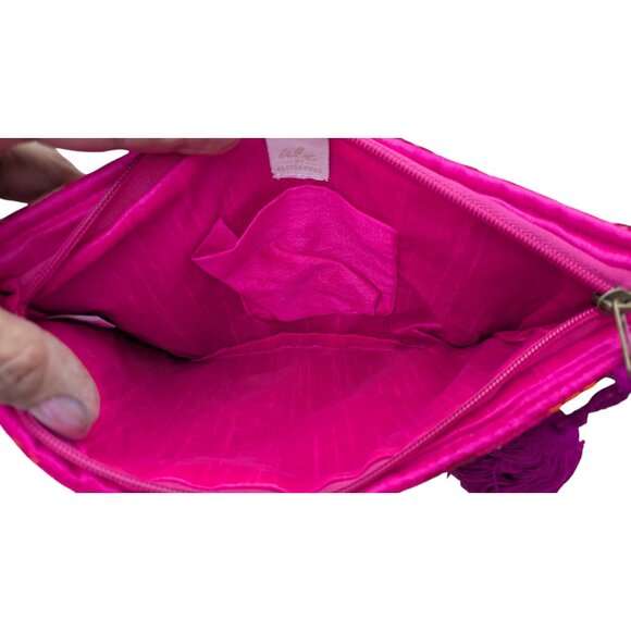 PEACE travel bag.  Bright colors NWOT - Picture 3 of 3